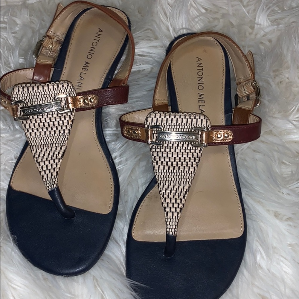 Wedged shoes